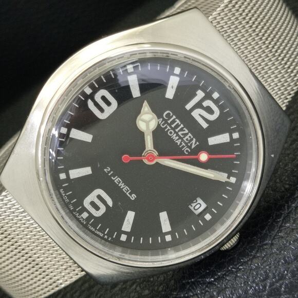 Vintage 1993 Citizen Automatic Mens Silver Watch W/daydate & Black accents - Picture 1 of 10